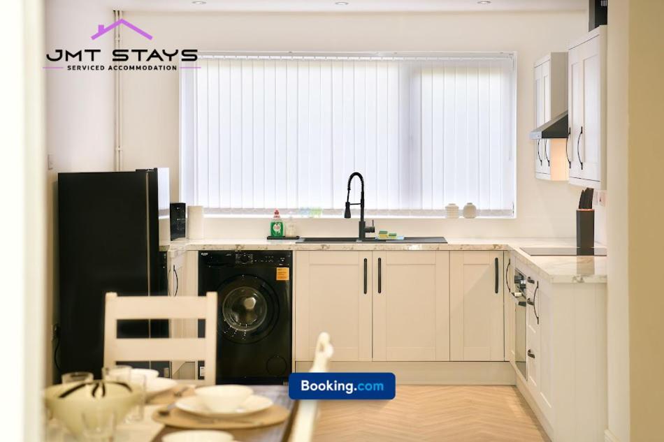 Apartment Premium Offer For Extended By Jmt L Short Lets And Serviced L With Private Parking Swansea