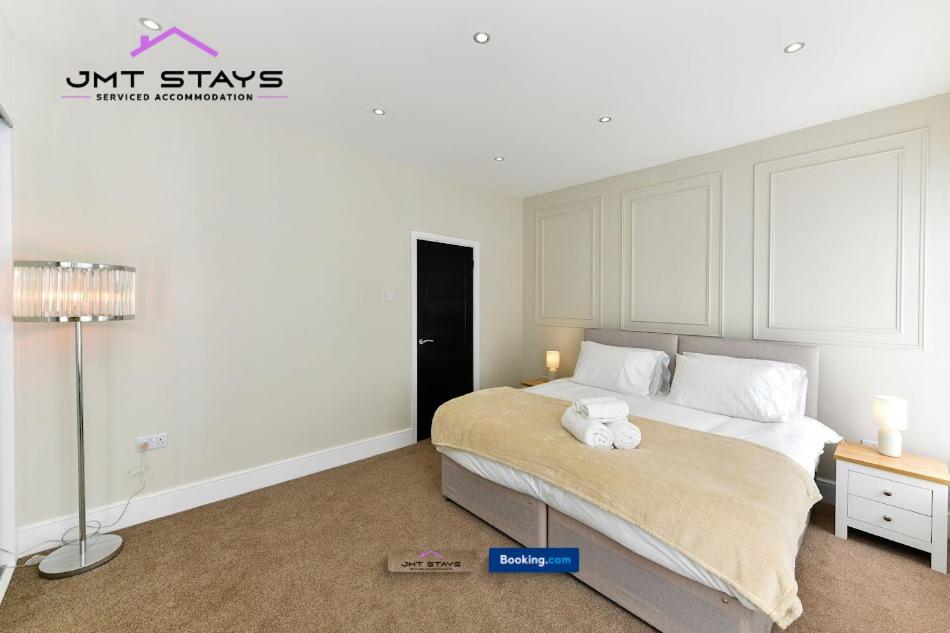 Premium Offer For Extended By Jmt L Short Lets And Serviced L With Private Parking Apartment Swansea