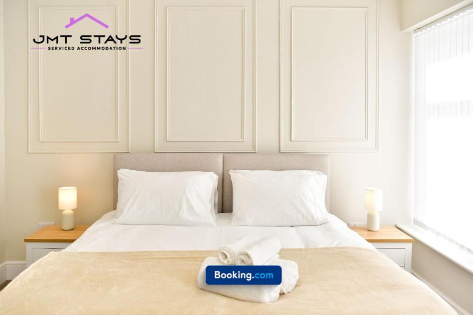 Apartment Premium Offer For Extended By Jmt L Short Lets And Serviced L With Private Parking