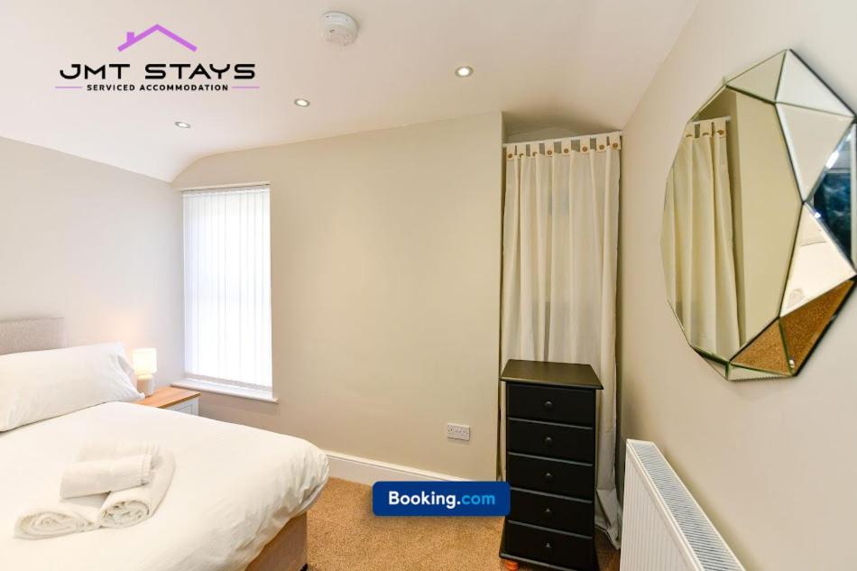 Apartment Premium Offer For Extended By Jmt L Short Lets And Serviced L With Private Parking Swansea