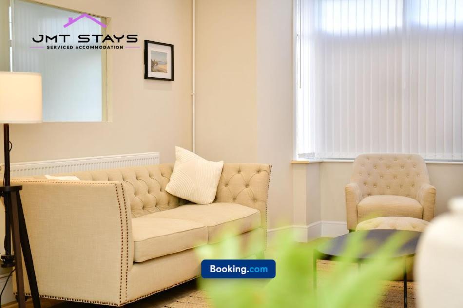 Premium Offer For Extended By Jmt L Short Lets And Serviced L With Private Parking Apartment Swansea