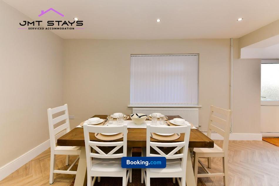 Premium Offer For Extended By Jmt L Short Lets And Serviced L With Private Parking Apartment Swansea