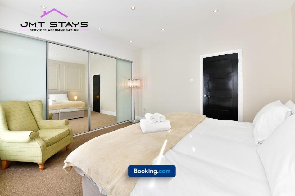 Apartment Premium Offer For Extended By Jmt L Short Lets And Serviced L With Private Parking