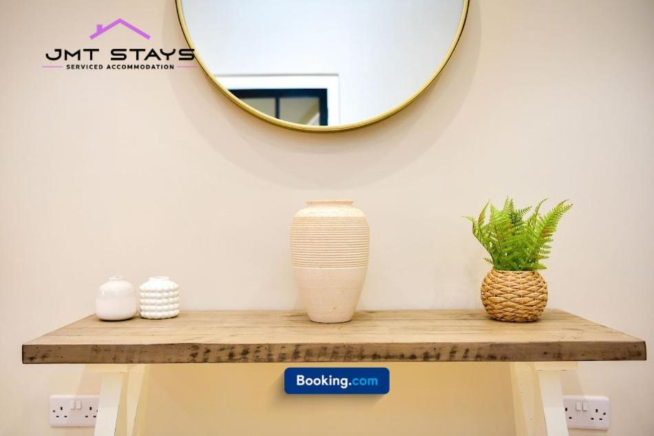 Premium Offer For Extended By Jmt L Short Lets And Serviced L With Private Parking Apartment *