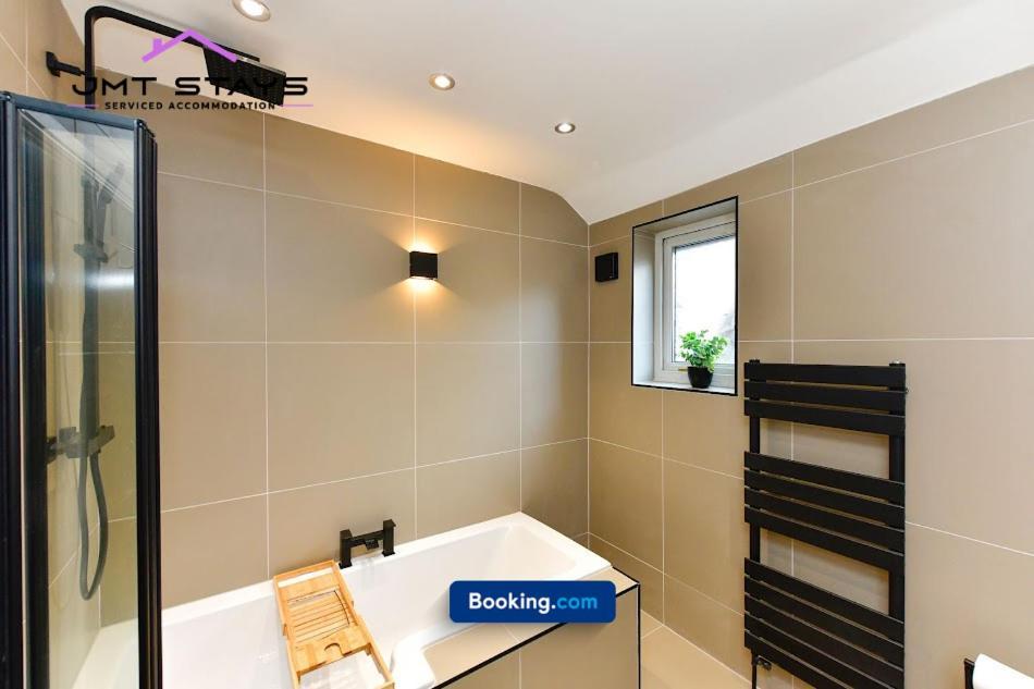 Premium Offer For Extended By Jmt L Short Lets And Serviced L With Private Parking * Swansea