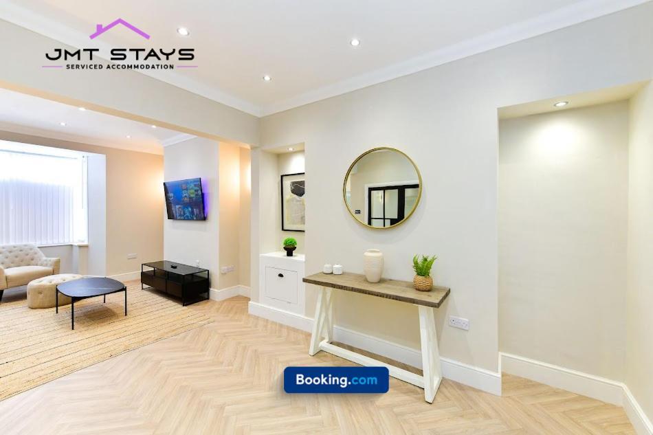 Apartment Premium Offer For Extended By Jmt L Short Lets And Serviced L With Private Parking