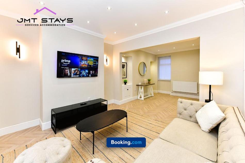 Premium Offer For Extended By Jmt L Short Lets And Serviced L With Private Parking Apartment *